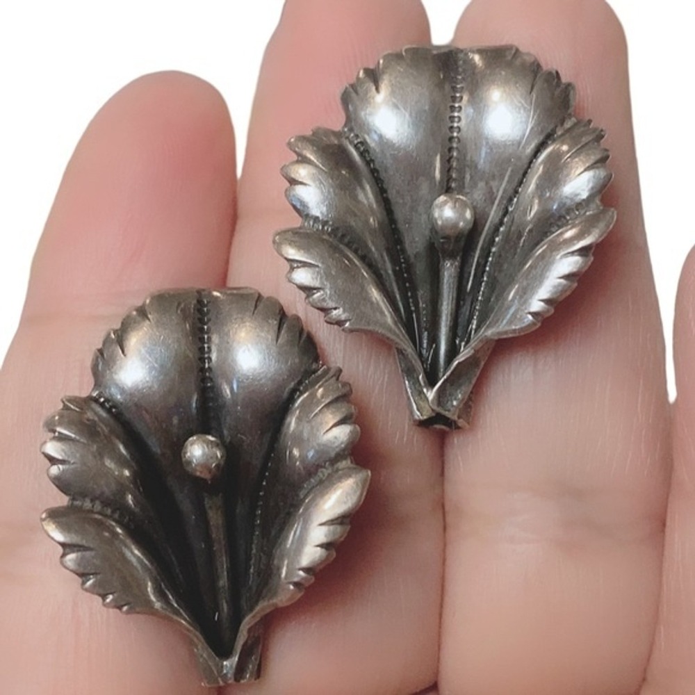 Vintage Sterling Silver Screw Back‎ Orchid? Flower Earrings 70's 80's
